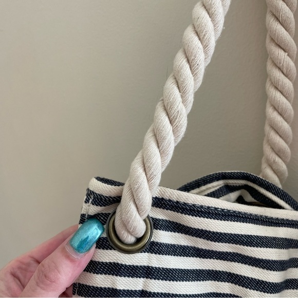 Ardene Nautical Rope Beach Tote - Picture 4 of 9